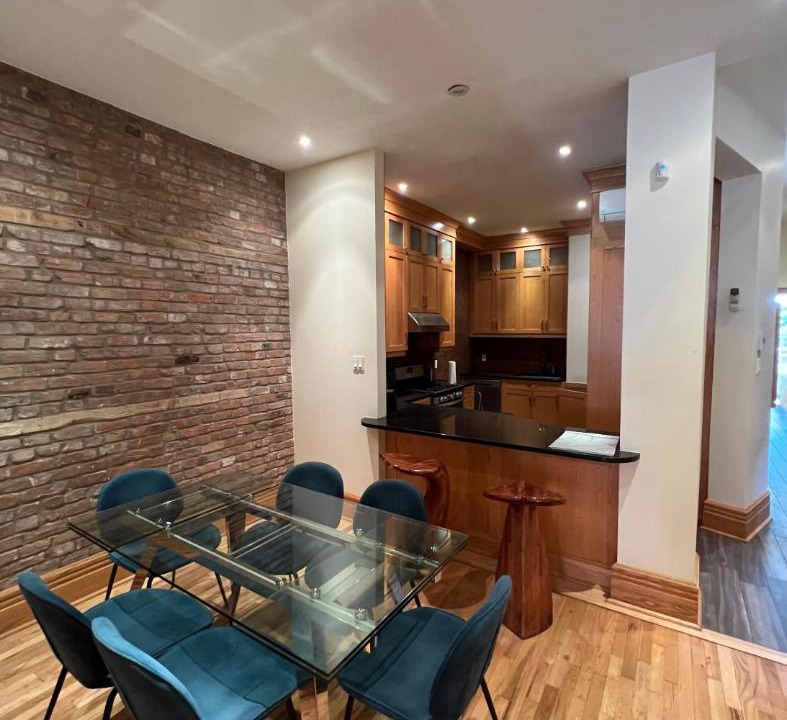Photo of Livingroom in Shaughnessy Village
