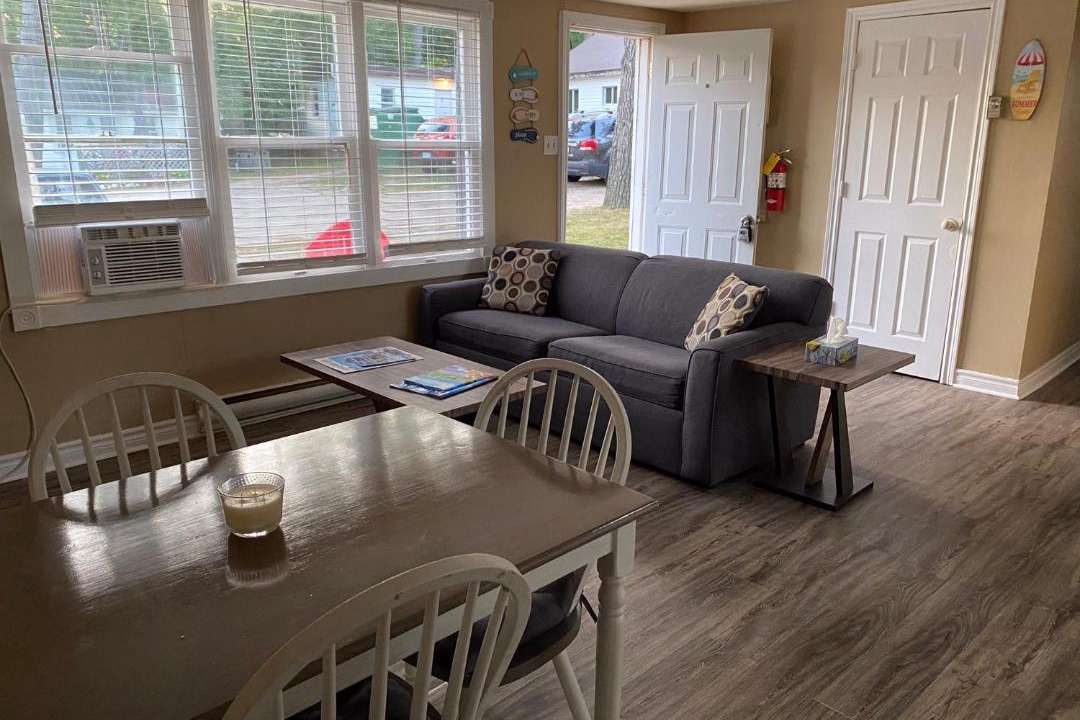 Photo of Livingroom in Wasaga Beach
