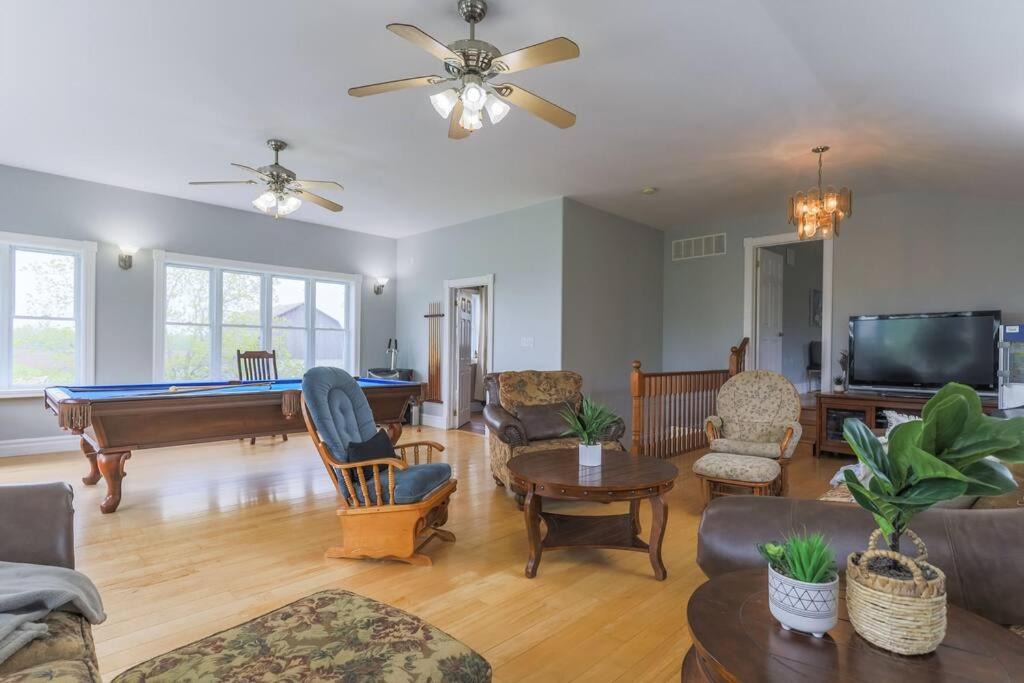 Photo of Livingroom in Hamilton