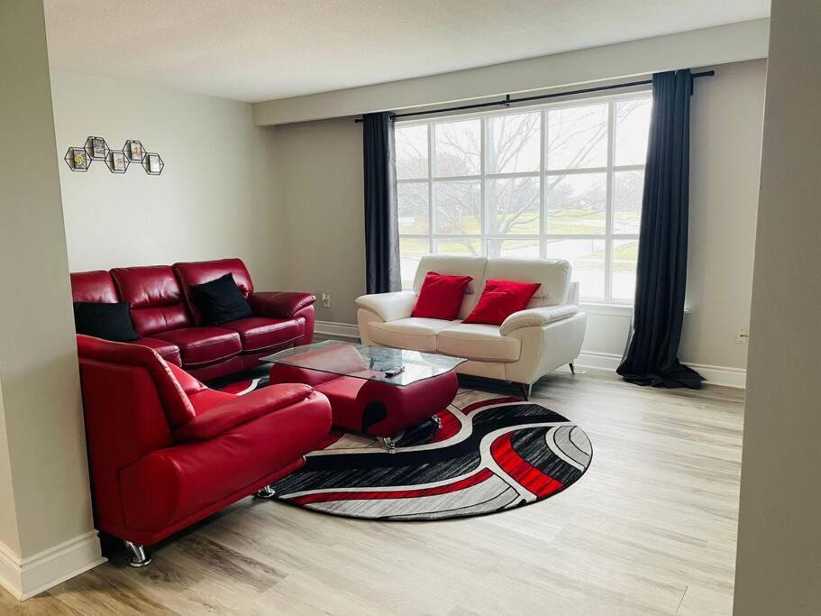 Photo of Livingroom in Ajax