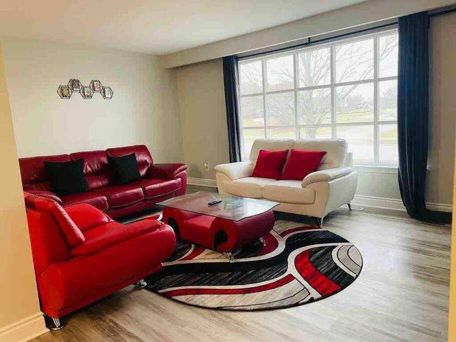 Photo of Livingroom in Ajax