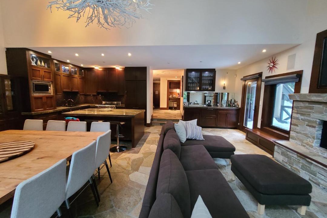 Photo of Livingroom in Upper Village