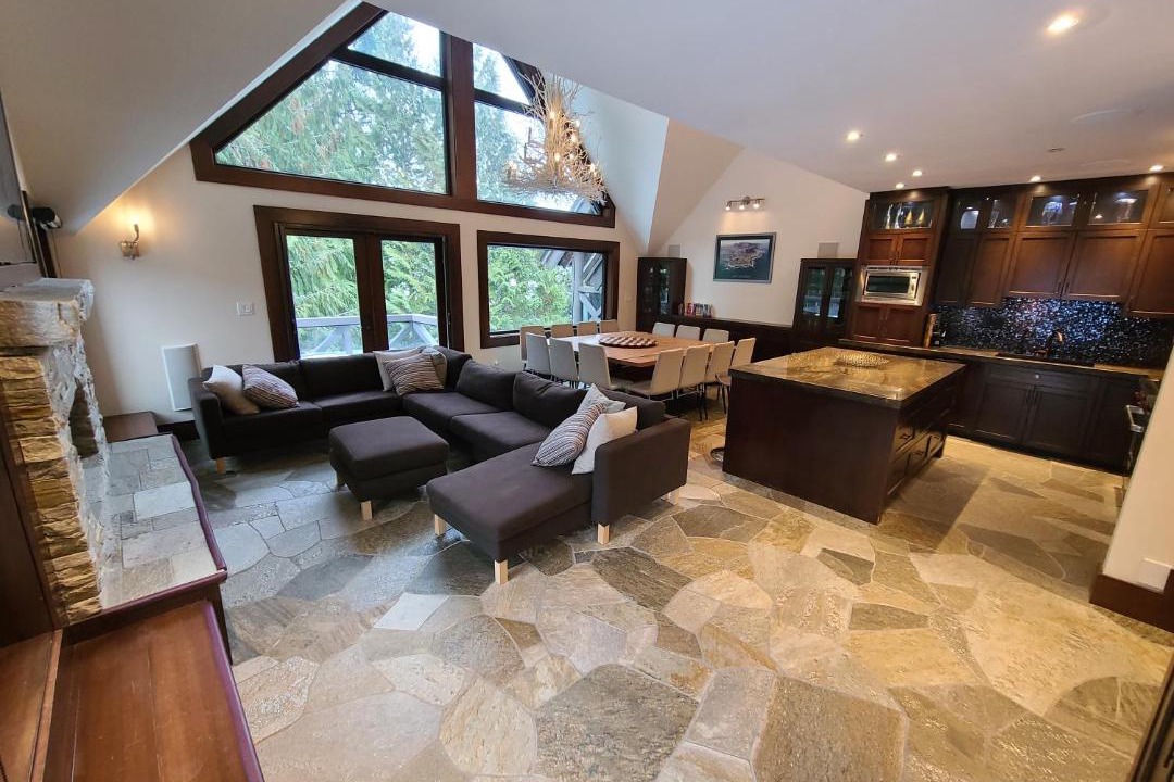 Photo of Livingroom in Upper Village