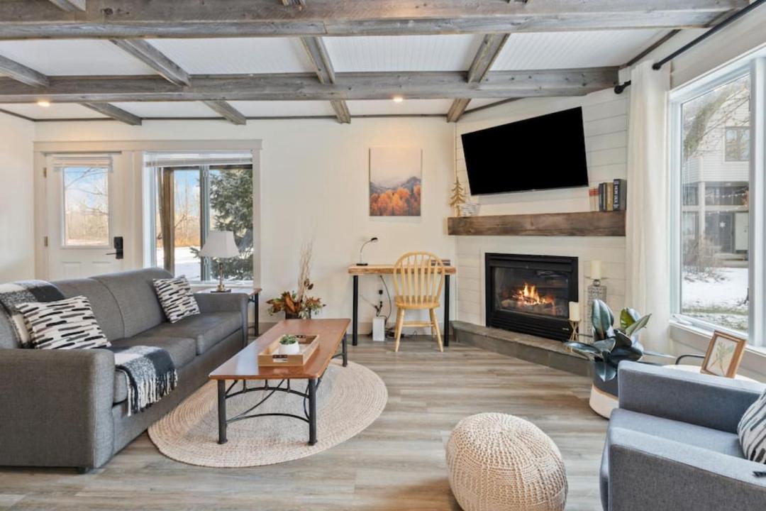 Photo of Livingroom in Collingwood