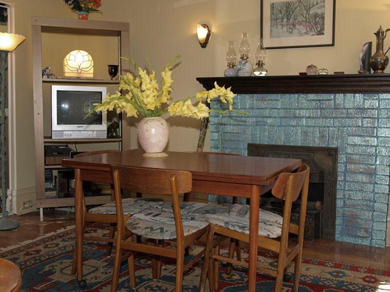 Photo of Livingroom in Centretown