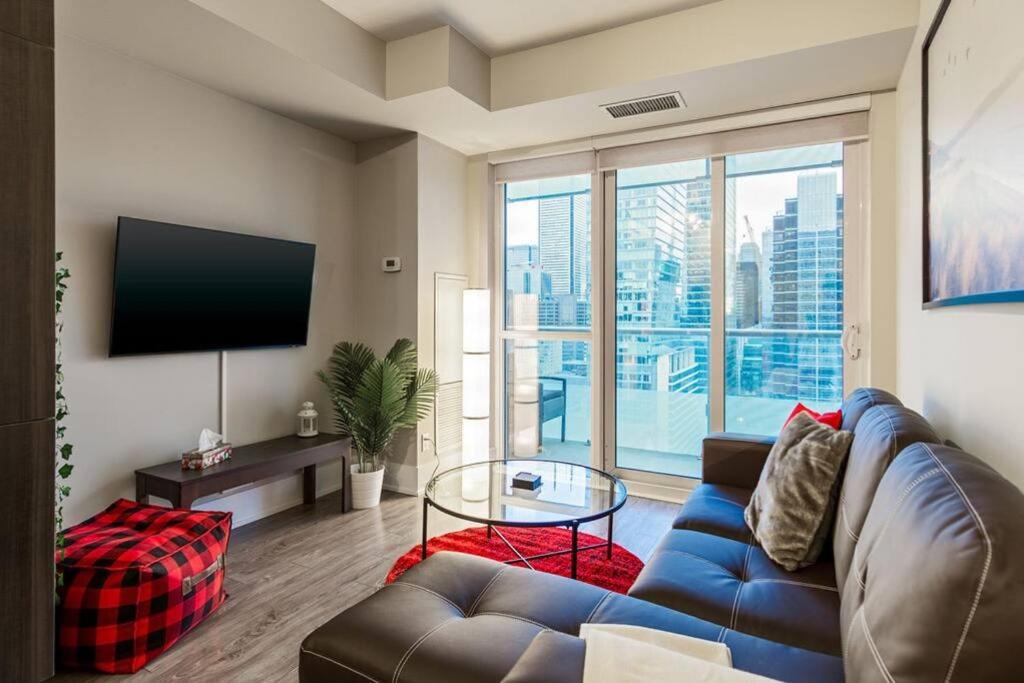 Photo of Livingroom in Toronto Entertainment District