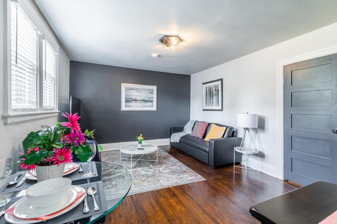Photo of Livingroom in Hamilton