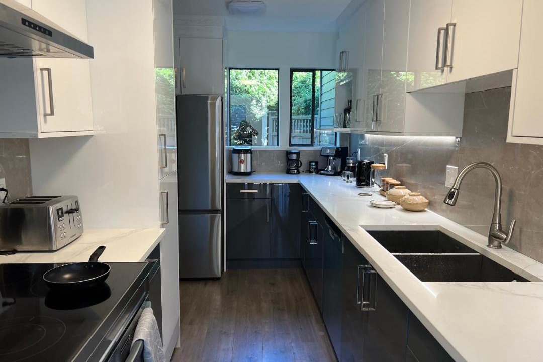 Photo of Kitchen in Central Lonsdale