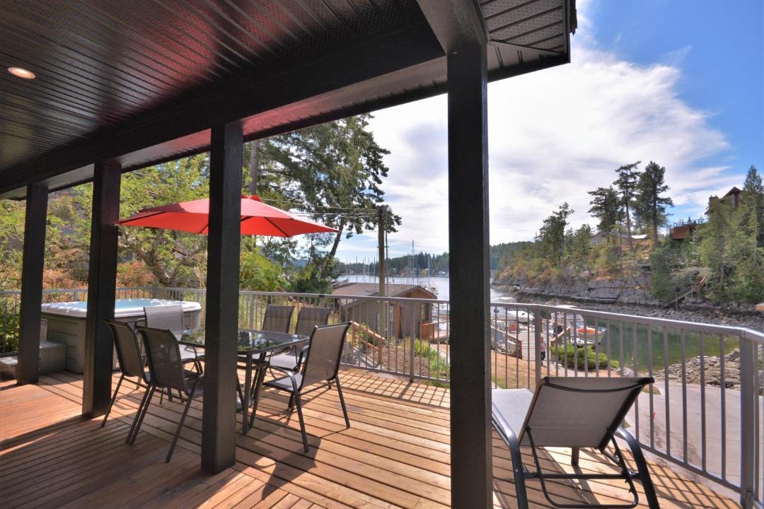 Photo of Patio Balcony in Garden Bay