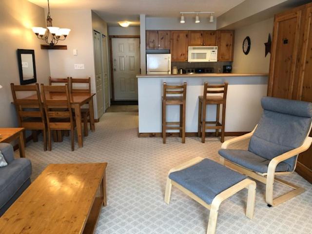 Photo of Livingroom in Silver Star Mountain