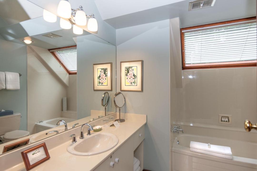 Photo of Bathroom in Ganges