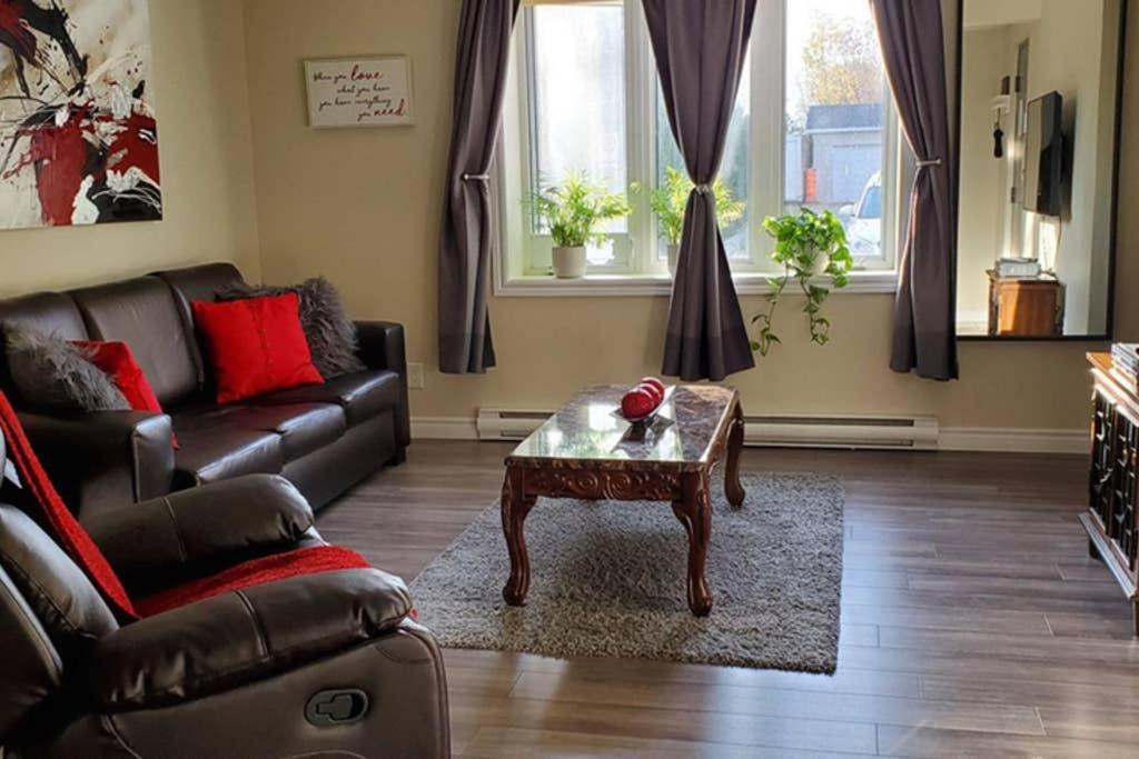 Photo of Livingroom in Downtown Gatineau