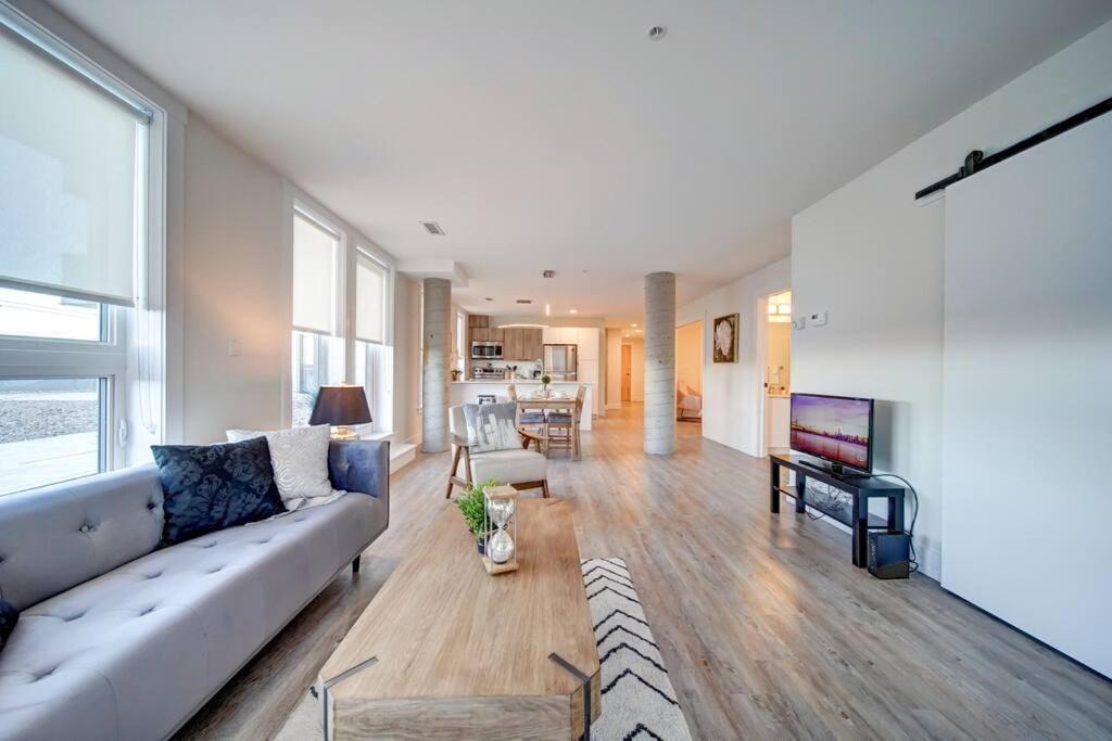 Photo of Livingroom in North End