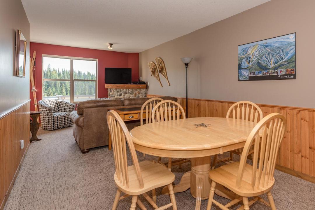 Photo of Livingroom in Silver Star Mountain