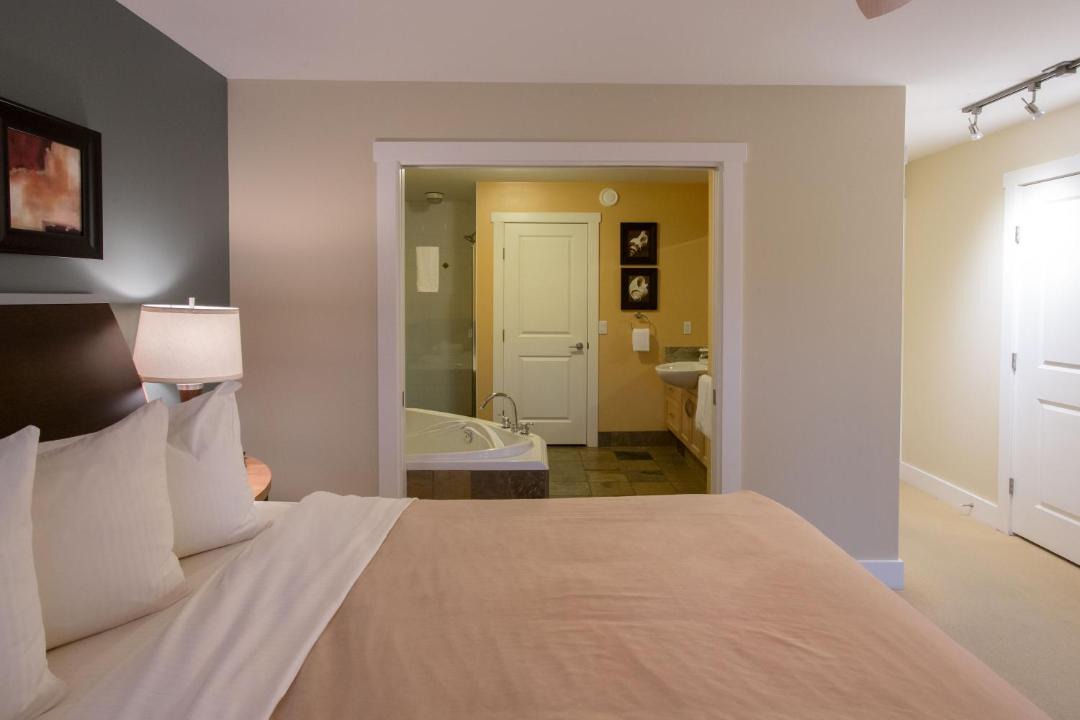 Photo of Bedroom in Madeira Park
