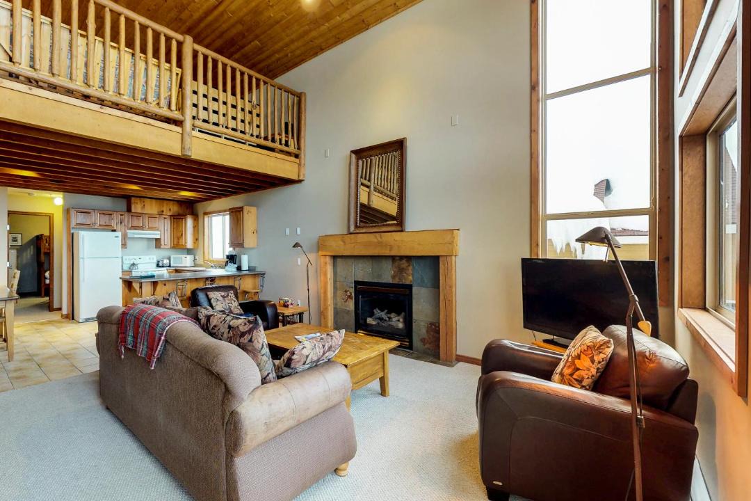 Photo of Livingroom in Snow Pine Estates