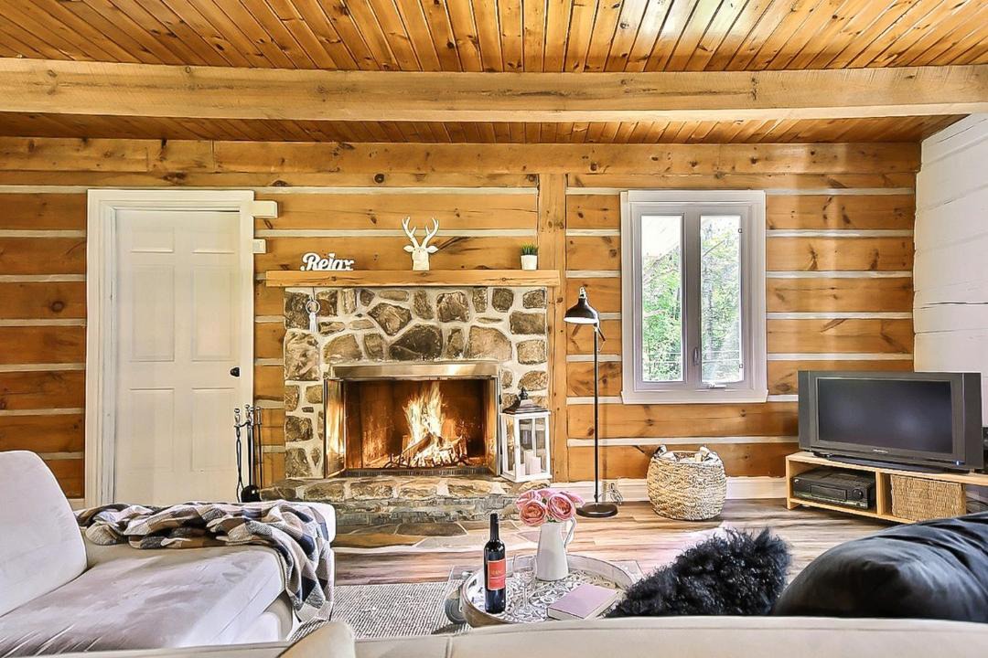 Photo of Livingroom in Sainte-Ann-des-Lacs