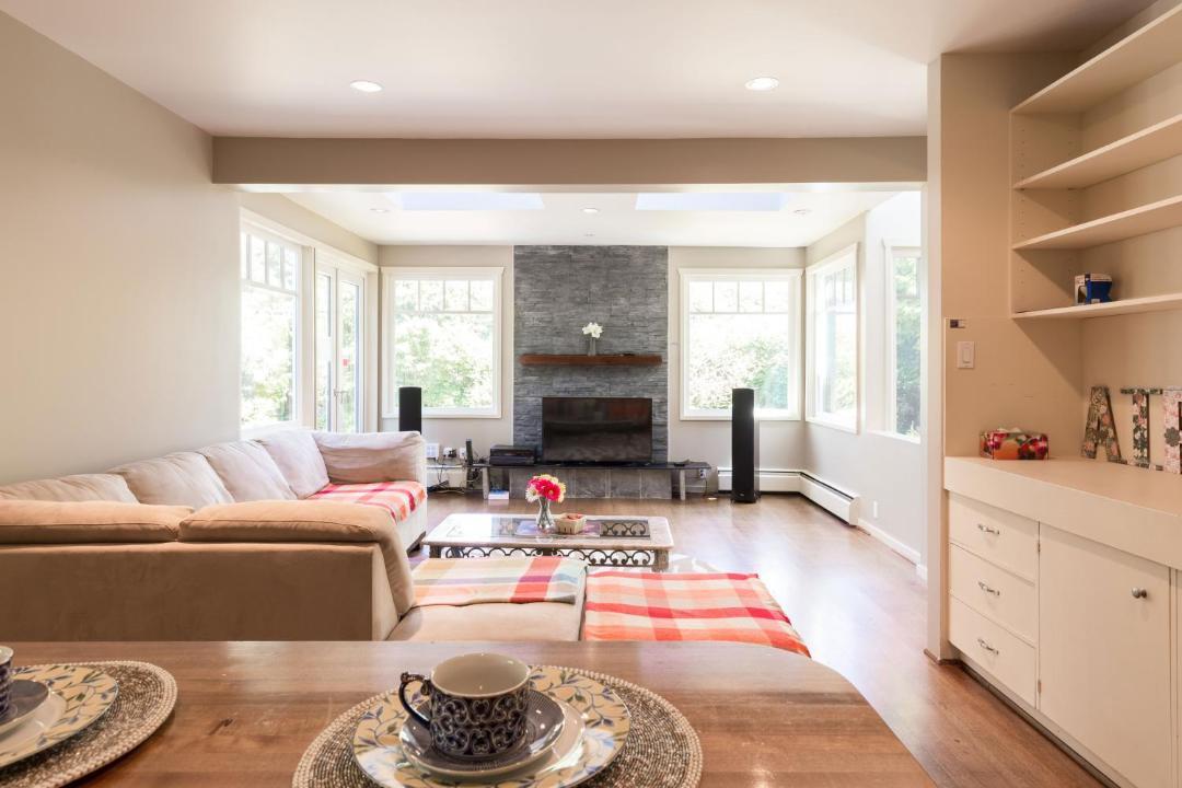 Photo of Livingroom in Kerrisdale