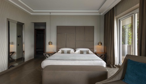 Junior Suite, Lake View, Corner