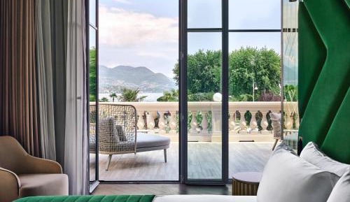 Royal Suite with Lake View
