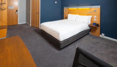 Standard Double Room with Free Hot Breakfast - Accessible