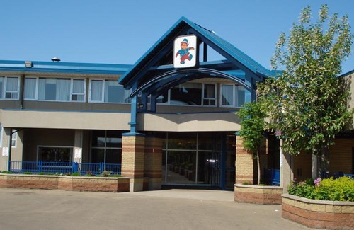 Northeast Edmonton Hotel | Travelodge by Wyndham Edmonton East