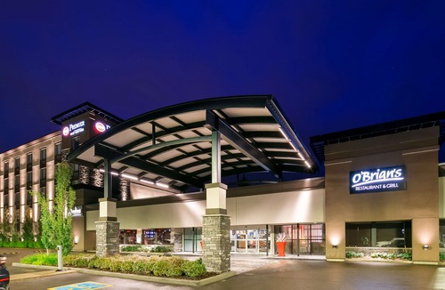 Leduc Hotel | Best Western Premier Denham Inn & Suites