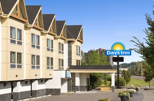 Montgomery Hotel | Days Inn by Wyndham Calgary Northwest
