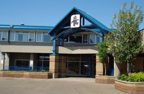 Northeast Edmonton Hotel | Travelodge by Wyndham Edmonton East