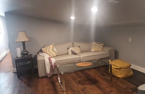 Ottawa Division Apartment | Unique downtown loft