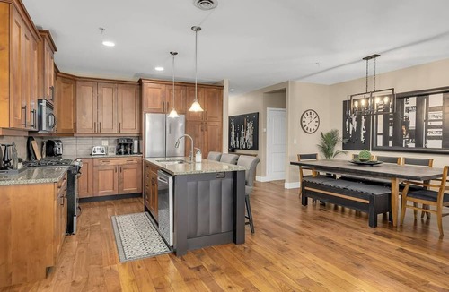 Westbank Condo | 7204 - Lakeside Vacation, Boat Slip Availablen