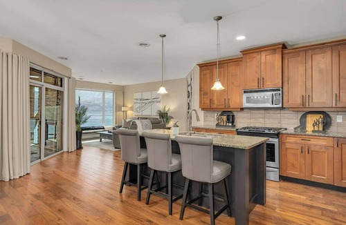 Westbank Condo | 7204 - Lakeside Vacation, Boat Slip Availablen
