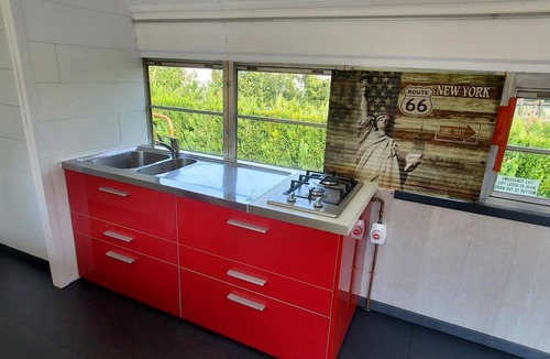 Walcourt Apartment | Ungewöhnliche Übernachtung in einem authentischen amerikanischen Schulbus by Interhome