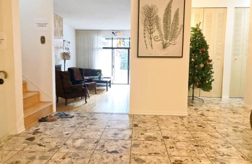 Oakridge House | Vancouver west luxury suite