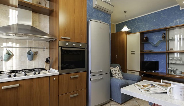 Tommaseo, 5A - One Bedroom Apartment, Sleeps 4