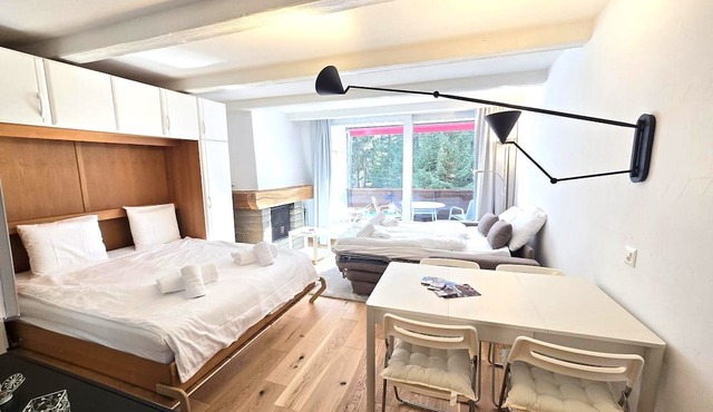 La Riva Mountain Apartment, right on the lake and near the Fadail valley station, Lenzerheide